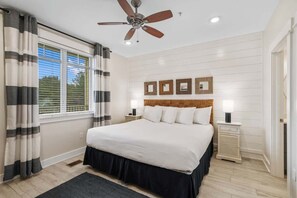 1 多间卧室、熨斗/熨衣板、免费 WiFi、床单