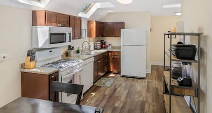 Great for families DT Libertyville Near Naval Base