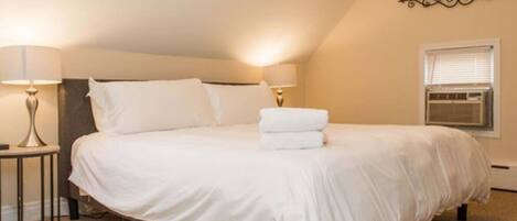 3 Schlafzimmer, Schreibtisch, Bügeleisen/Bügelbrett, Reisekinderbett