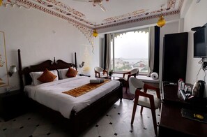 Habitación Premium | Ropa de cama de alta calidad, camas Select Comfort y minibar