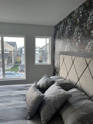 4 Schlafzimmer, Bügeleisen/Bügelbrett, Reisekinderbett, WLAN