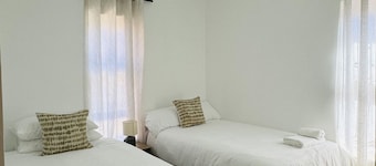 3 Bedroom Apartment in Bushmill Amorosa Roodepoort . Family friendly