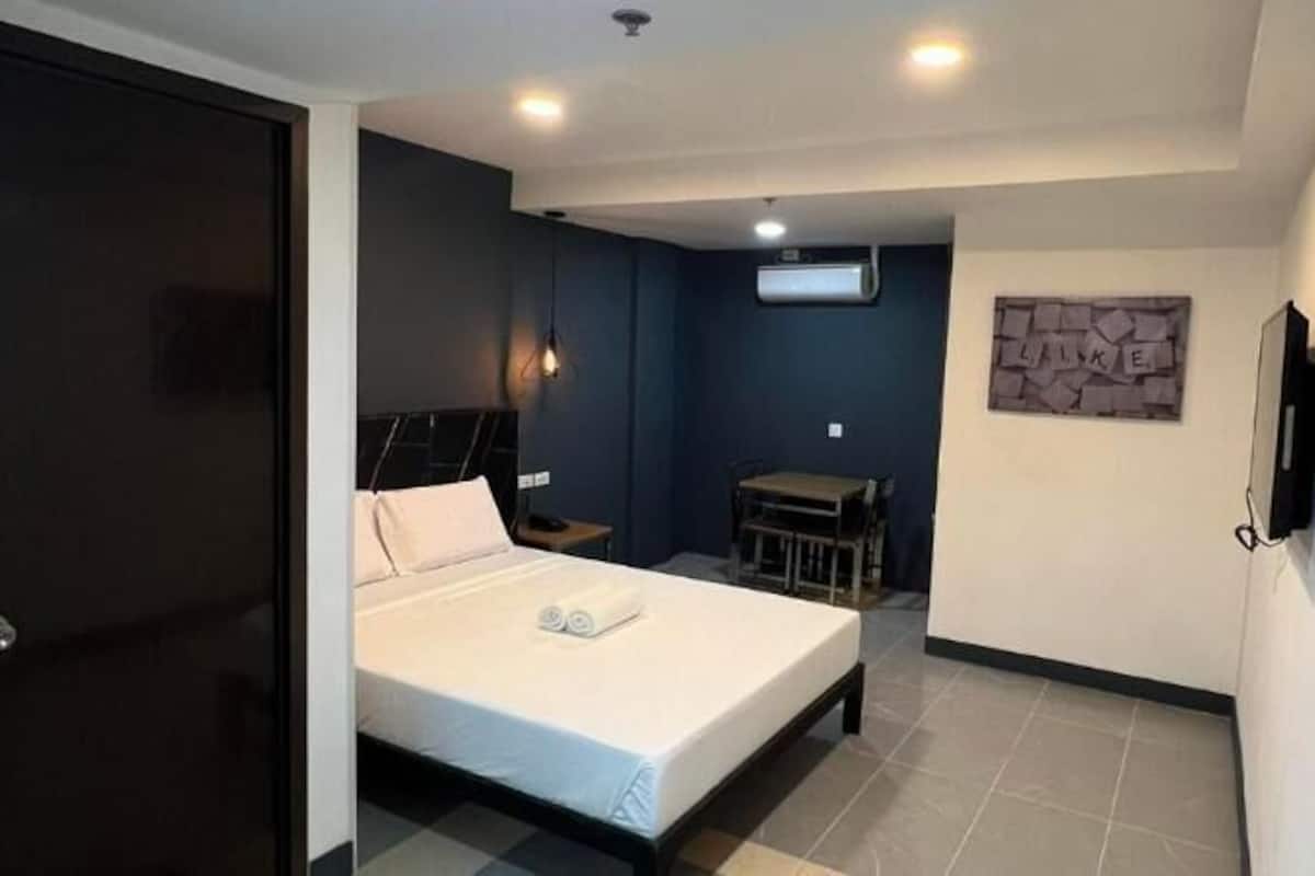 Wi-Fi de cortesia, roupa de cama