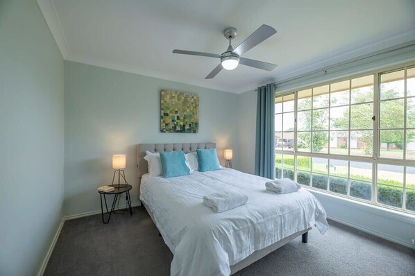 4 bedrooms, desk, iron/ironing board, travel cot