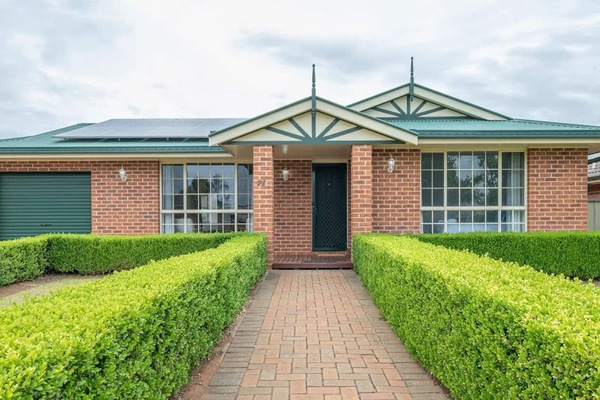 Windsor | Large Entertaining Area, Family Retreat