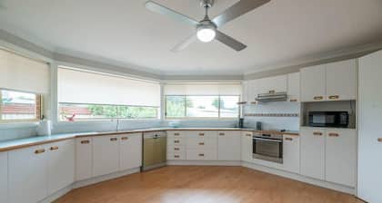 Windsor - Large Entertaining Area, Family Retreat