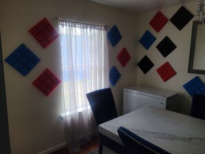 Dining - Entertainment/Family/ 
Guest Friendly Home (Hampton)