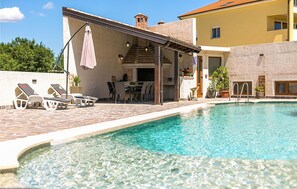 Pool - Cozy apartment in Pula with WiFi (Pula)