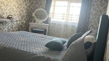 2 habitaciones, tabla de planchar con plancha, wifi y ropa de cama