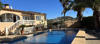 Villa with sea view, private pool & garden, near beach & centre,up to 12 persons