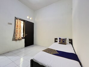 Basic-Einzelzimmer | Schreibtisch, kostenloses WLAN, Bettwäsche