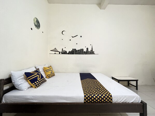 Chambre de base double | Bureau, accès au Wi-Fi (inclus), literie fournie