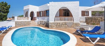 Traditional Spanish Villa with Private Pool, Air-con,and Wifi