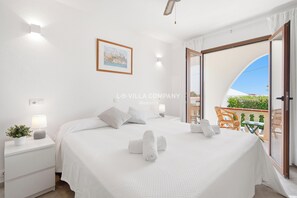 4 bedrooms, in-room safe, iron/ironing board, WiFi