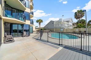A heated pool - Ground-Floor Beachfront Condo! Free Beach Chair Service (Panama City Beach)