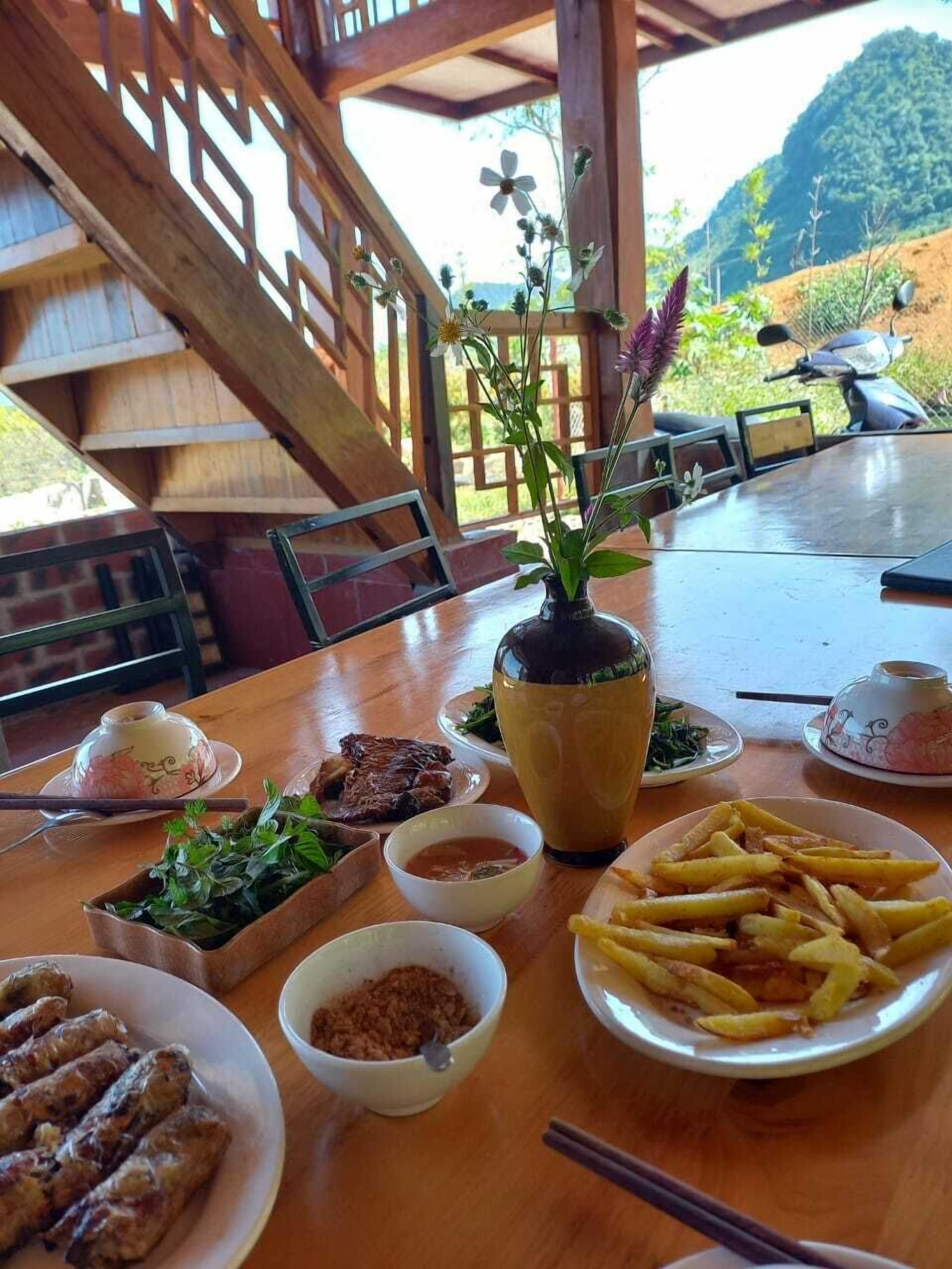 Bữa sáng kiểu Âu hàng ngày (60000 VND/mỗi người) 