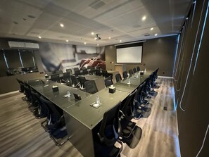 Meeting facility - msharef almoden hotel (Riyadh)