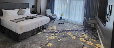 Deluxe Room, 1 King Bed