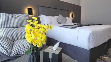 Deluxe Room, 1 King Bed