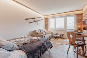 1 bedroom, iron/ironing board, free WiFi, bed sheets