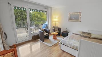 1 bedroom, WiFi (free), bed sheets