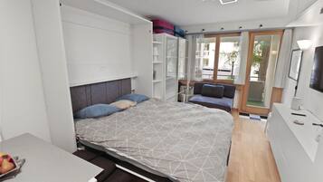 BĂŒgeleisen/BĂŒgelbrett, kostenloses WLAN, BettwĂ€sche