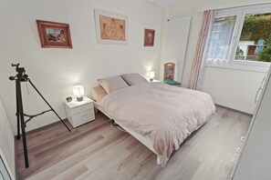2 chambres, fer et planche à repasser, Wi-Fi gratuit, draps fournis