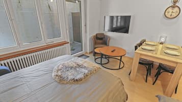 Bügeleisen/Bügelbrett, kostenloses WLAN, Bettwäsche