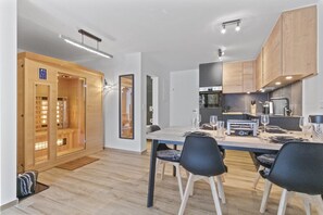 Unclassified image, 3 of 38, button