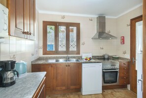 Réfrigérateur, four, plaque de cuisson, lave-vaisselle