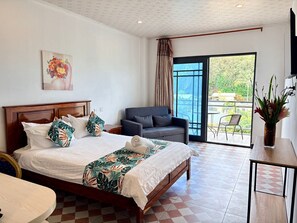 Superior Double Room | Premium bedding, in-room safe, desk, laptop workspace - Crown Royale Hotel & Lounge (Port Vila)