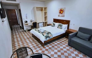 Superior Double Room | 1 bedroom, premium bedding, in-room safe, desk