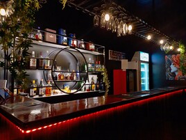 Bar (en la propiedad)