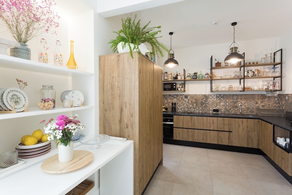 Daily buffet breakfast (EUR 12 per person)