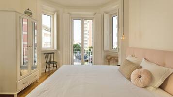 Chambre Double, 1 grand lit, balcon, vue jardin | Literie de qualité supérieure, décoration personnalisée