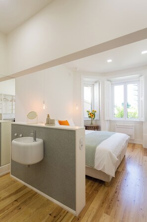 Habitación doble | Ropa de cama de alta calidad y decoración individual