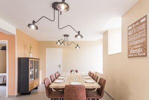 Dining - Cozy house with terrace and parking in Cuves (Cuves)