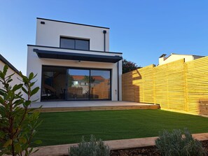 Exterior - **Contemporary Villa Near Beach & Shops with Wifi** (La Tranche-sur-Mer)