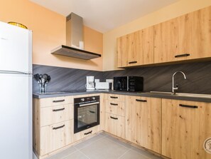 Fridge, microwave, oven, dishwasher