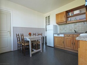 Fridge, microwave, dishwasher