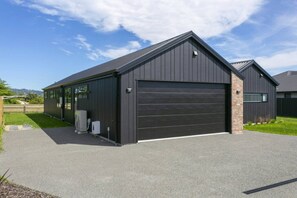 Exterior - Holiday Pavilion- Relax in Taupo (Taupo)