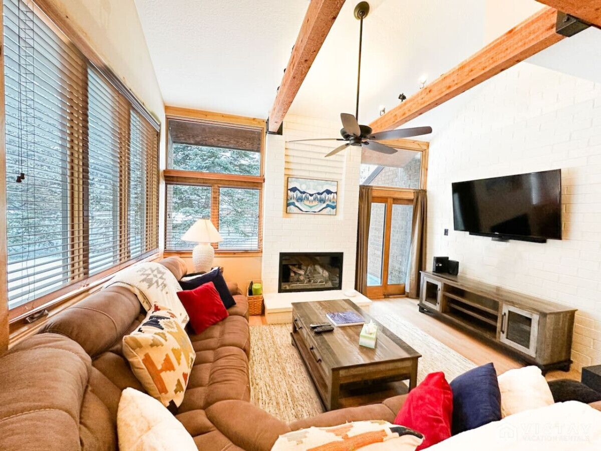 Télévision, cheminée