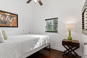 2 bedrooms, desk, iron/ironing board, WiFi