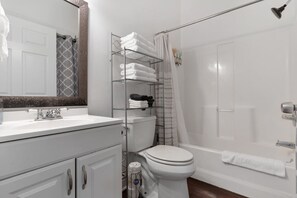 Hair dryer - Cozy Mid-City Cottage | Outdoor Patio w/ Backyard (New Orleans)