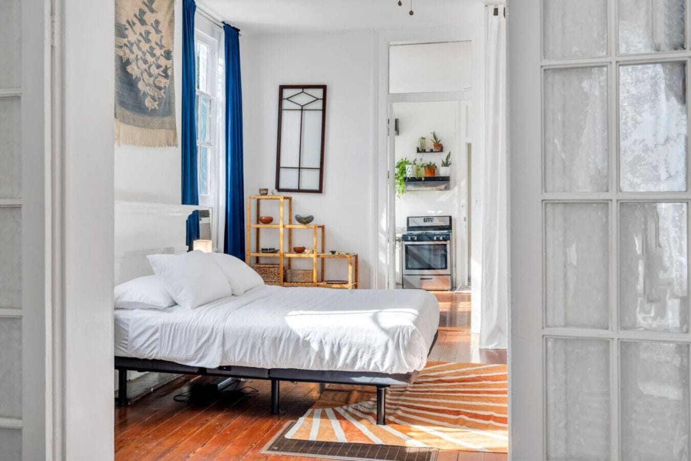 2 chambres, bureau, fer et planche à repasser, accès au Wi-Fi (inclus)