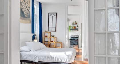 Updated Marigny Condo with Beautiful Outdoor Patio