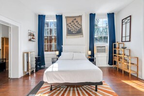 Unclassified image, 2 of 40, button