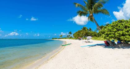 Luxury Seaside Escape ~ Pool ~ Dock ~ Scenic Views