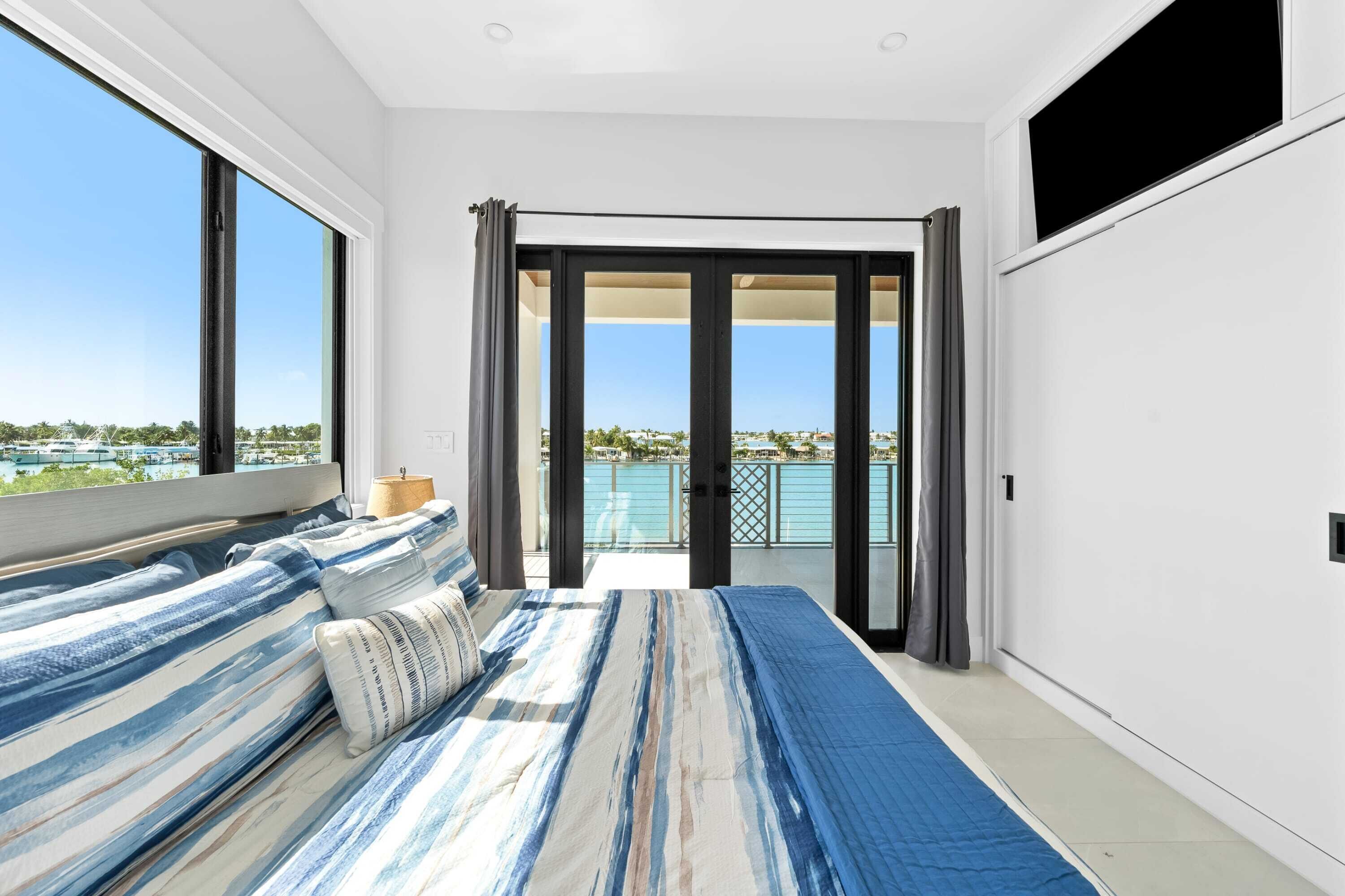 5 bedrooms, desk, iron/ironing board, free WiFi
