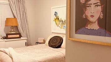 2 多间卧室、熨斗/熨衣板、WiFi、床单